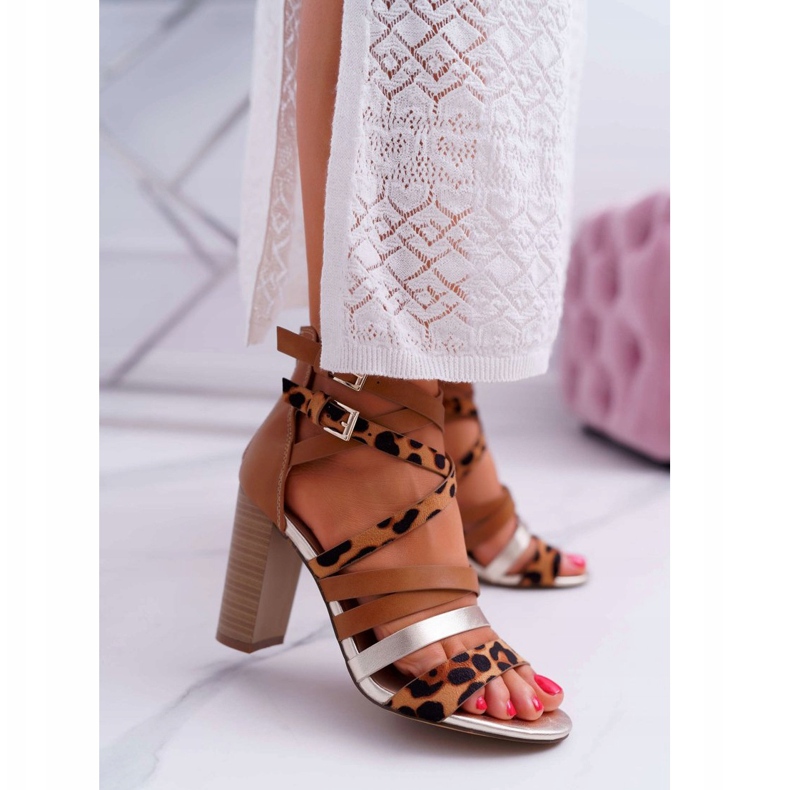 FE1 Elegante Damensandalen auf hohem Absatz mit Villey-Gürteln braun 1
