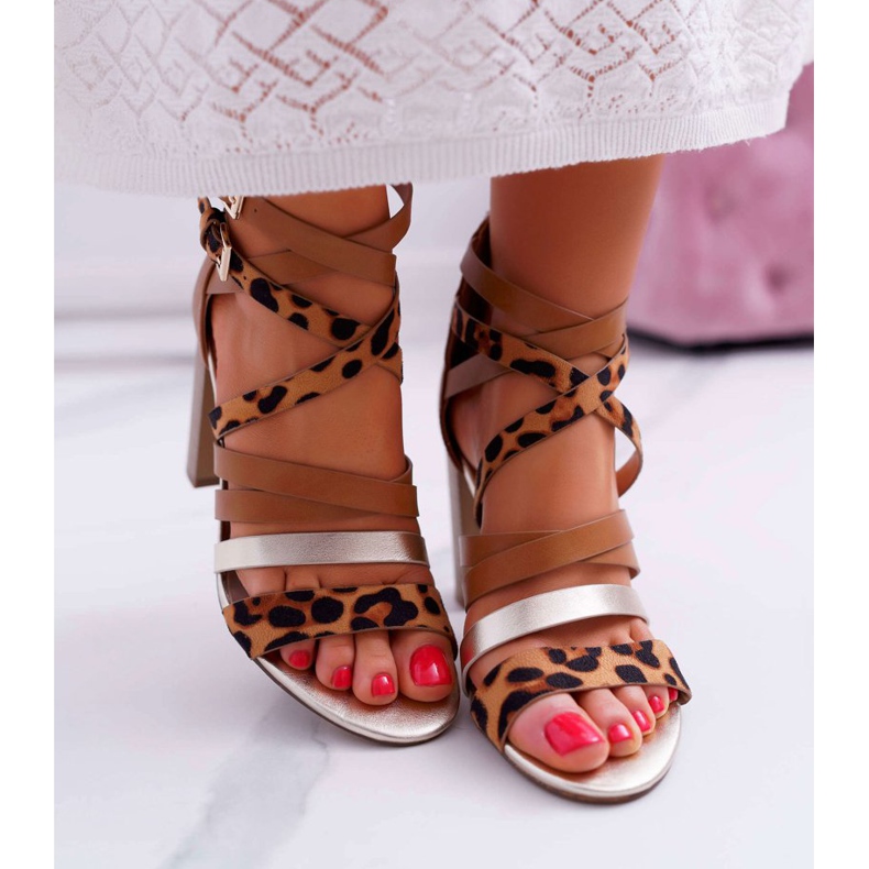 FE1 Elegante Damensandalen auf hohem Absatz mit Villey-Gürteln braun 2