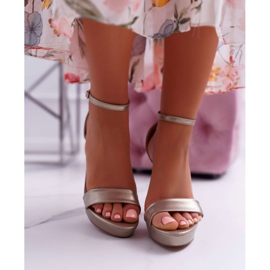 Moow Damen Sandalen mit hohem Absatz Gold Ellania Platform golden 2