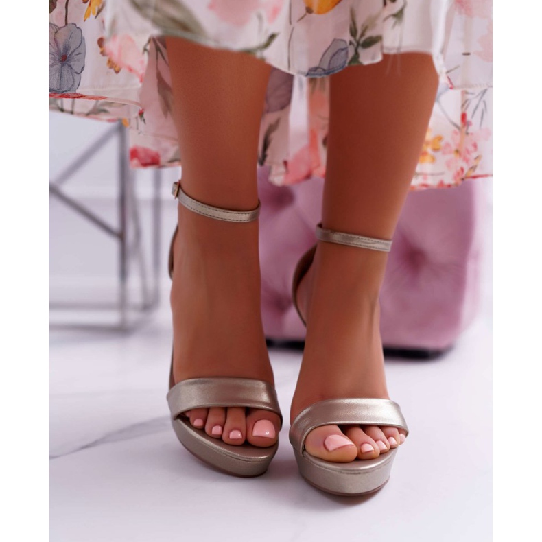 Moow Damen Sandalen mit hohem Absatz Gold Ellania Platform golden 2