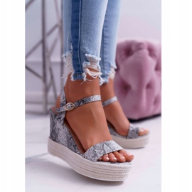 BUGO Damensandalen mit Keilabsatz aus Leinen Schlange Liviana grau 1