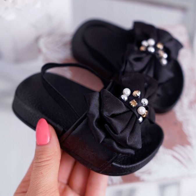 FRROCK Kinderslipper für Mädchen mit Schleife Pearl Black Senari schwarz 1