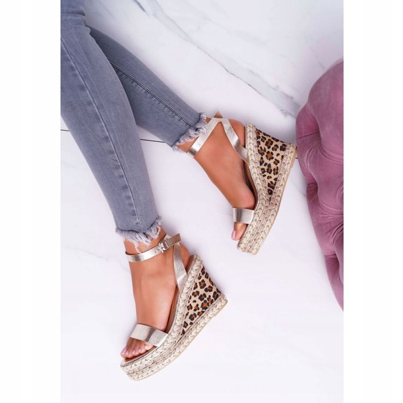 Damensandalen Lu Boo auf Keilleinen Golden Shiran 1