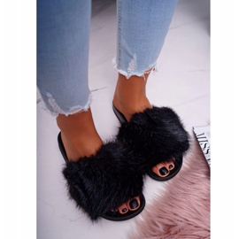 Damenflip Flops mit schwarzem Fell 3