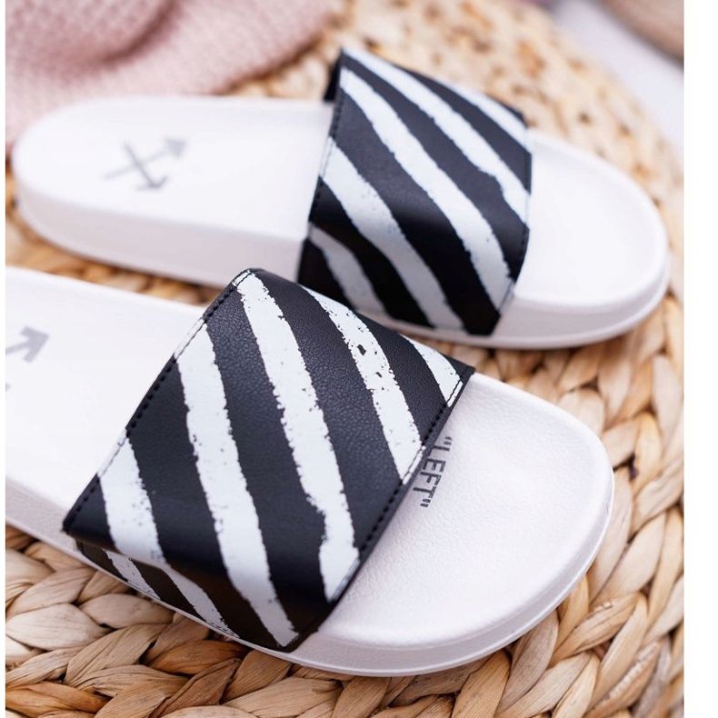 Aynna Weiße Hausschuhe für Damen schwarz 2