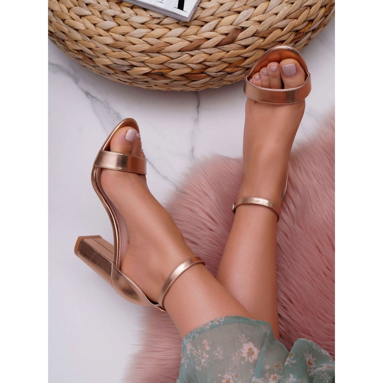 SEA Klassische Damensandalen mit Absatz Champagner Fidschi rosa 1