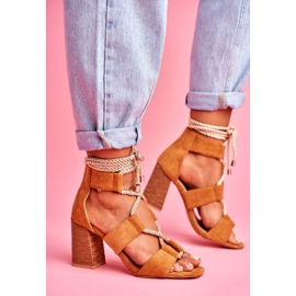 SEA Damensandalen auf Ferse Gebundenes Wildleder Camel Amore braun 1