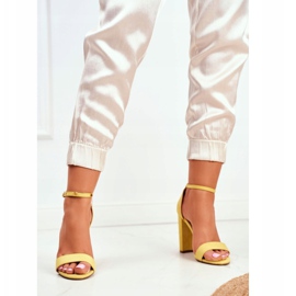 FW1 Damen Sandalen mit Absatz Wildleder Gelb Anastasie 1