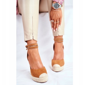 FB2 Damensandalen auf Keilleinen Camel Canterola braun 1