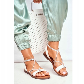 FW1 Alison Weiße flache Damensandalen 1