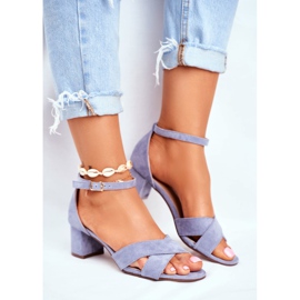 SEA Wildledersandalen auf einer Bar Blue Nela blau 2