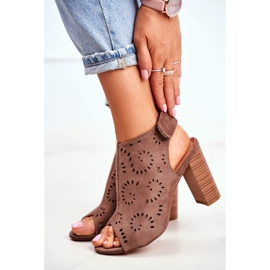 EVE Damensandalen mit Absatz Durchbrochener Klettverschluss Khaki Regeln 2