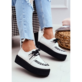 Smith's Creepers aus weißem Leder auf der Gocain-Plattform 1