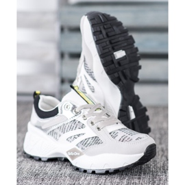 MCKEYLOR Sportschuhe weiß grau 1