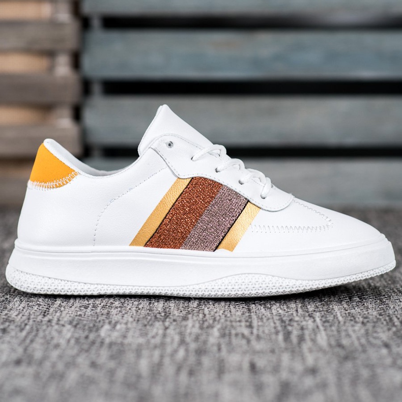 Small Swan Modische Sportschuhe weiß 1