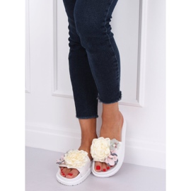 Weiße Hausschuhe mit hohen Sohlen PT-109 Weiß 1