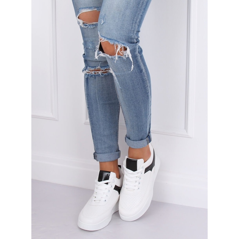 Weiße Sportschuhe mit Keilen 85-429 WEISS / SCHWARZ 2