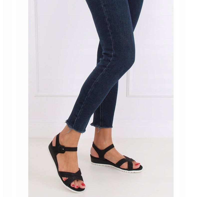 Schwarze Sandalen auf niedrigem Keilabsatz NS115P Black 2