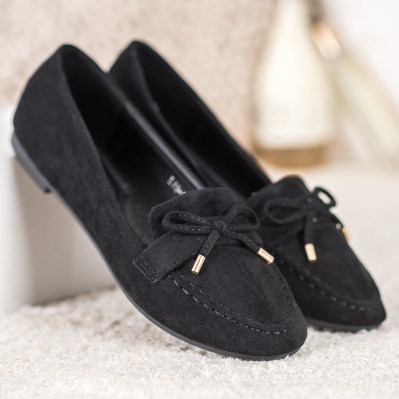 Small Swan Schwarze Loafer 1