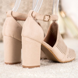 Small Swan Elegante durchbrochene Sandalen beige 2