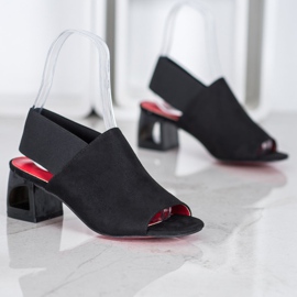 Goodin Slip-on-Schuhe auf einem Pfosten schwarz 1