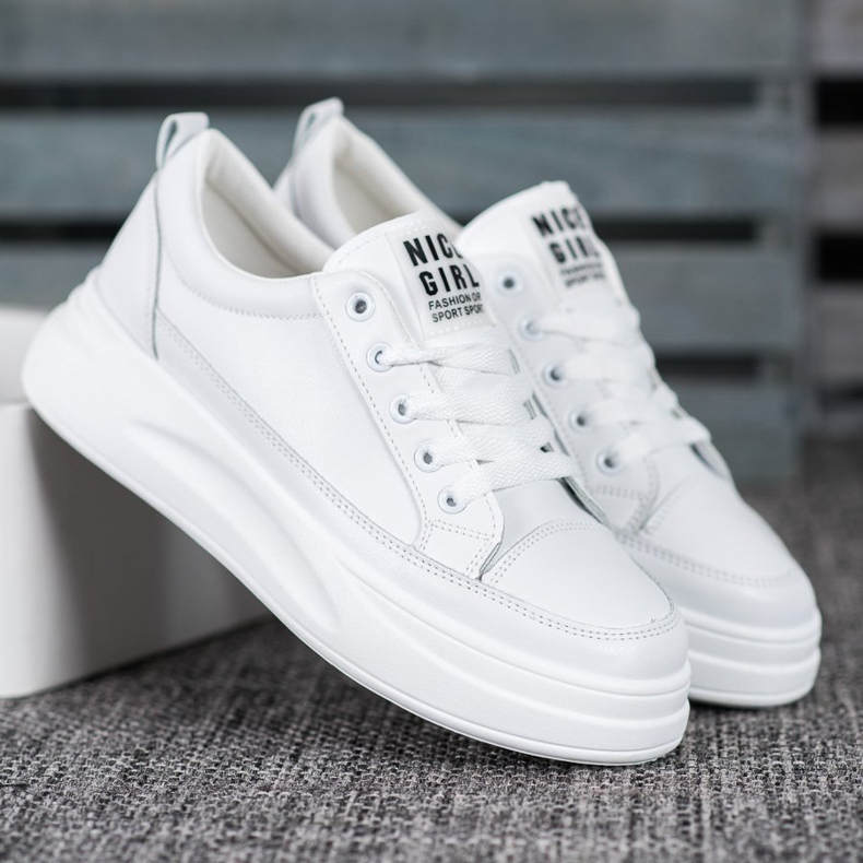 SHELOVET Sneakers auf der Nice Girl Plattform weiß 1