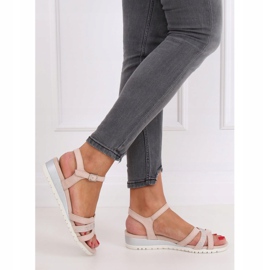 Sandalen auf einem niedrigen Keil beige und pink NS113P Nude rosa 1