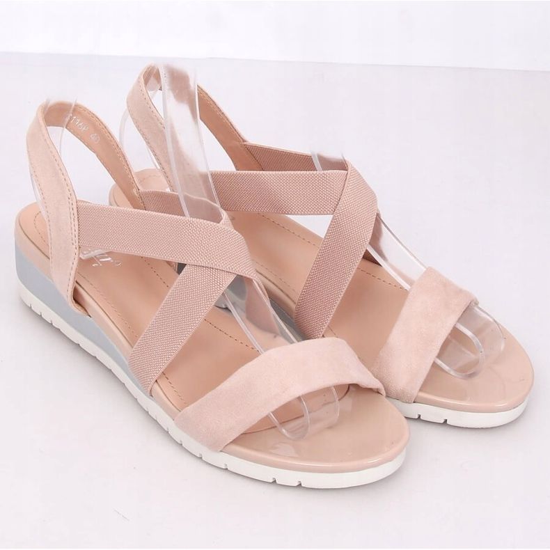 Sandalen auf einem niedrigen Keil beige und pink NS116P Nude rosa 1