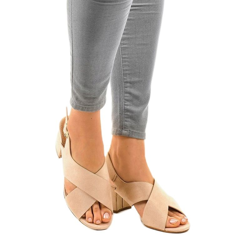 Beige Sandaletten A305 Wildleder 1