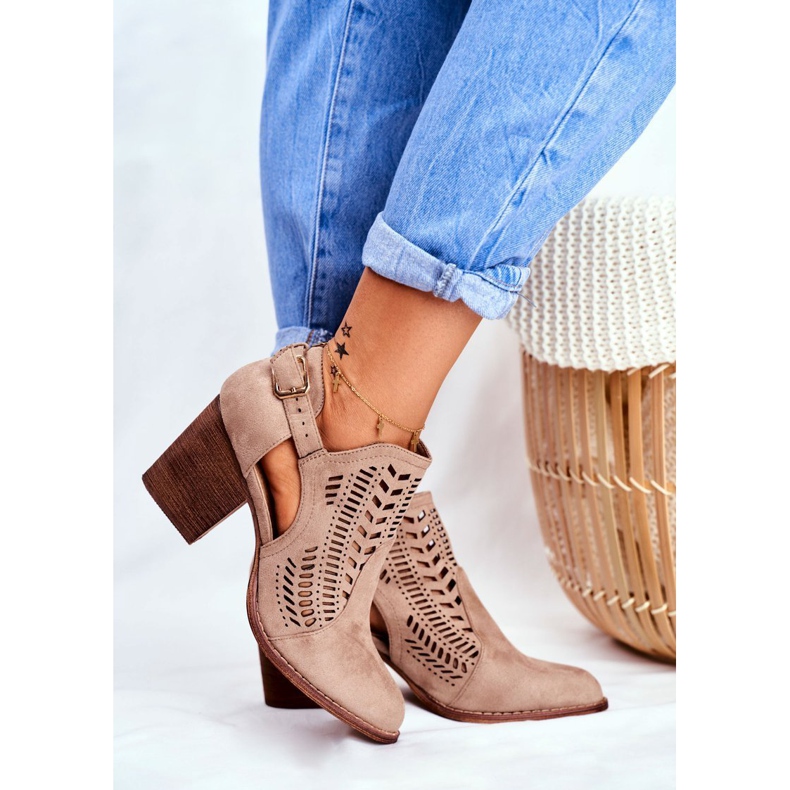 Bellucci Damenstiefel mit Cut-Out Spring Beige Velluci 1