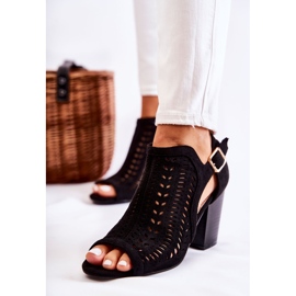 Bellucci Damenstiefel mit Schnitt Spring Black Beyond Us schwarz 1