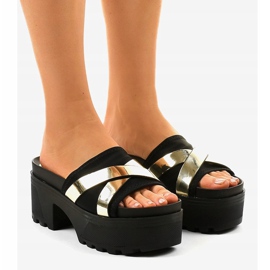 Schwarze Hausschuhe mit hohen Absätzen CL-3A309-42 gelb 1