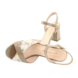Sergio Leone Frauensandalen auf dem Post -Leder -Einsatz SK609 Beige/Gold 5