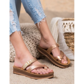 Comer Hausschuhe auf der Fashion-Plattform gelb 1