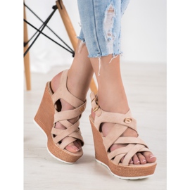 Comer Modische Keilsandalen beige 1