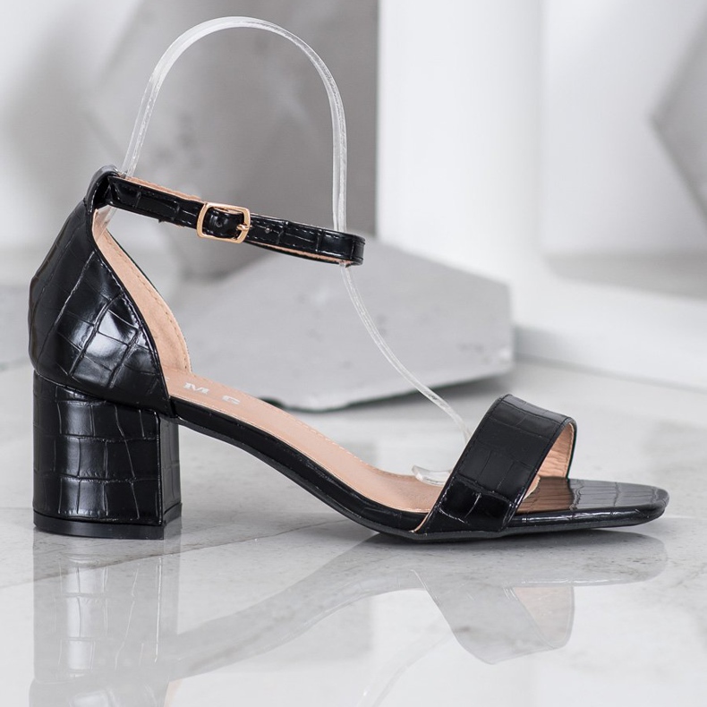 SHELOVET Lässige Sandalen an einer Bar schwarz 2