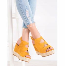 Small Swan Modische Keilsandalen gelb 1
