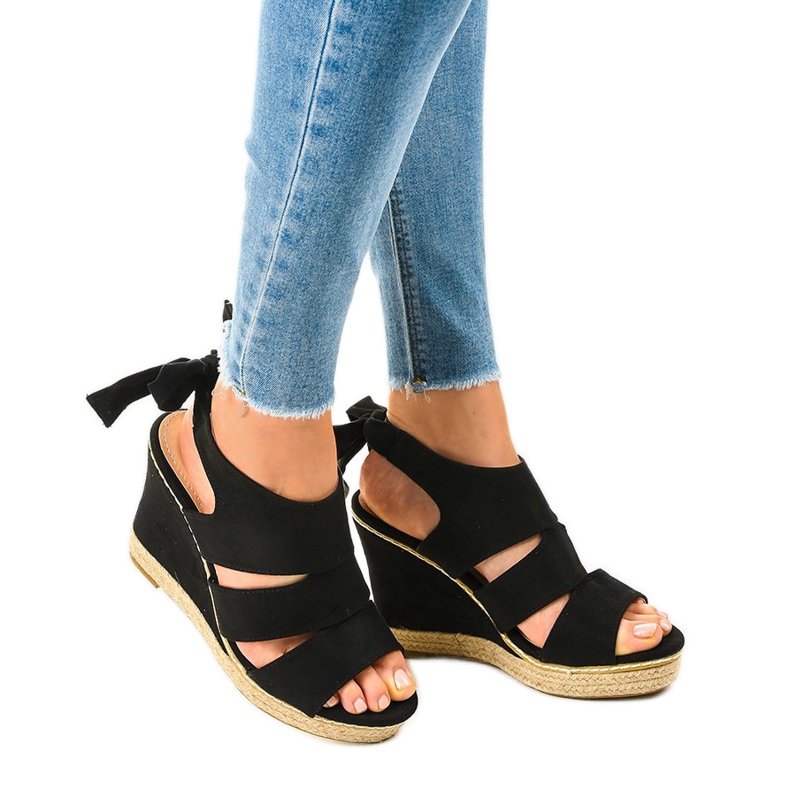 Schwarze Espadrilles-Keilsandalen 66-358 1