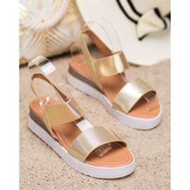 SHELOVET Goldene Sandalen auf der Plattform 2