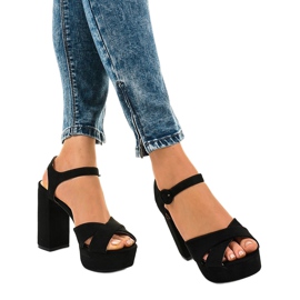 Schwarze Sandalen auf der Post Öko-Wildleder 63-202 1