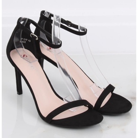 Schwarze Sandalen auf einem hohen Absatz NF-31P Black 2