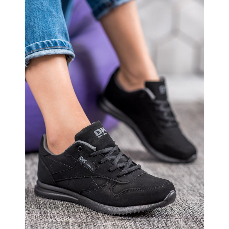 DK Leichte schwarze Sportschuhe 1