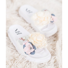 SHELOVET Wildlederhausschuhe mit Blumen weiß 2