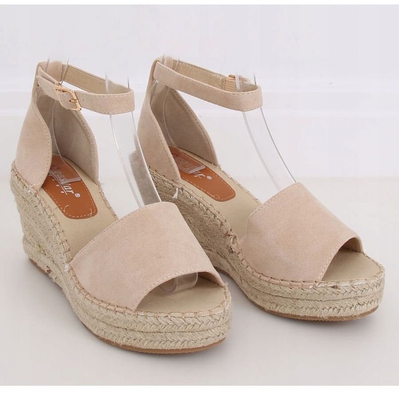 Espadrilles auf einem beigen Keil TU147 Beige 1