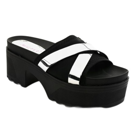 Schwarze Hausschuhe mit hohen Absätzen CL-3A309-43 1