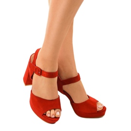 Rote Sandalen aus Wildleder 77-102 1