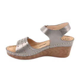 Evento Metallic Damensandalen auf Keil 9SD98-0980 Grau 1