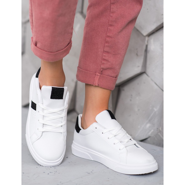 SHELOVET Sportschuhe mit Glitzer weiß 1