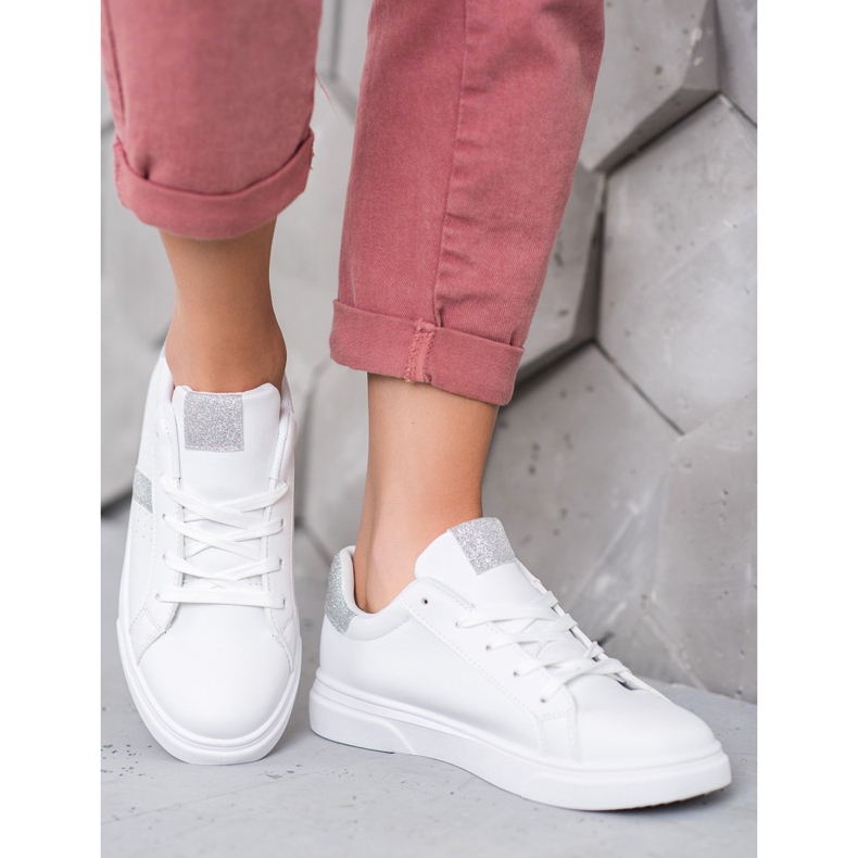 SHELOVET Sportschuhe mit Glitzer weiß 1