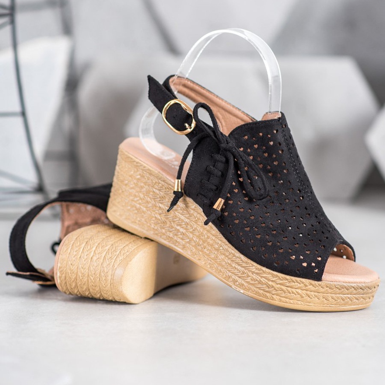 Small Swan Bequeme durchbrochene Sandalen schwarz 1